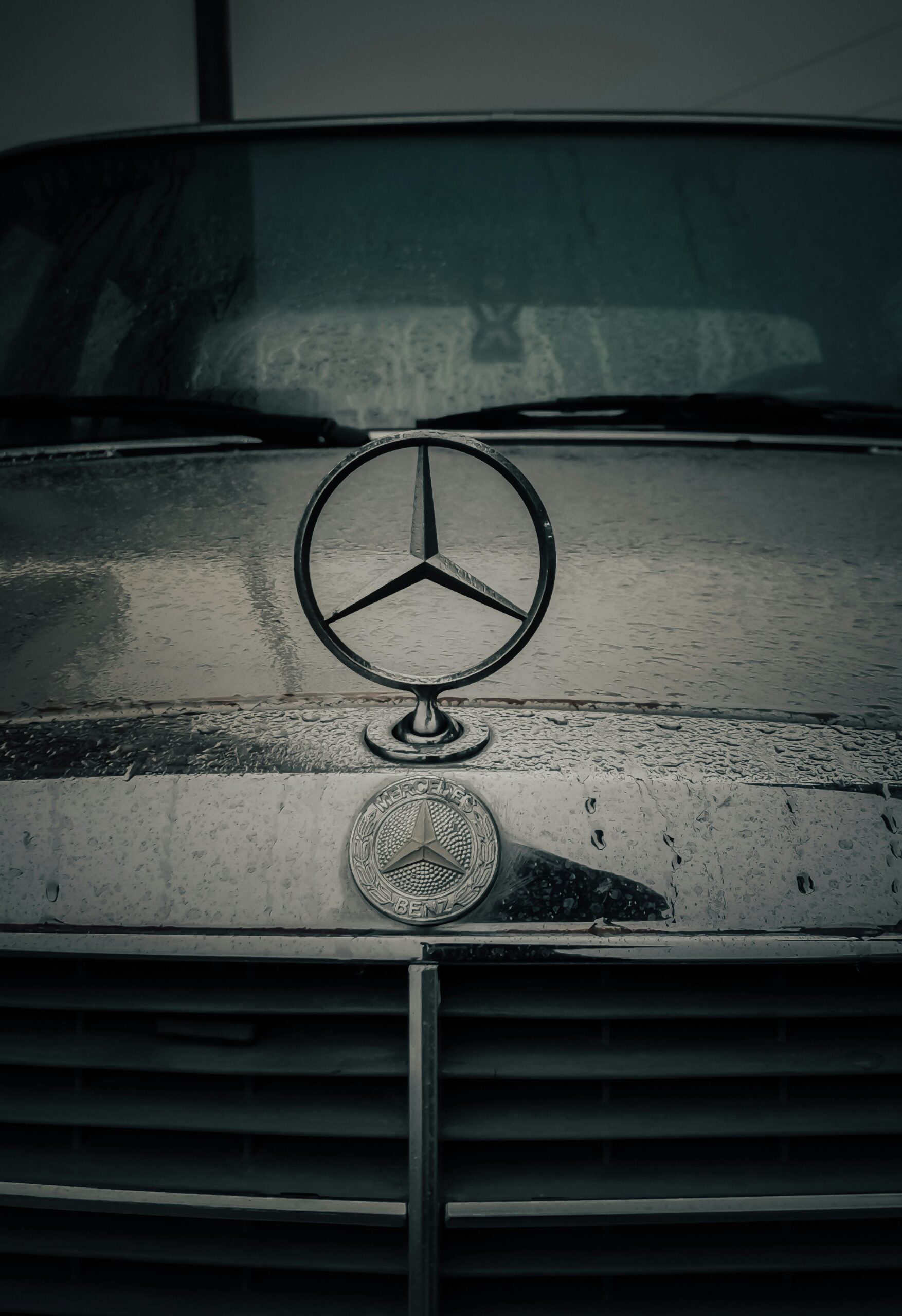 MERCEDES-BENZ